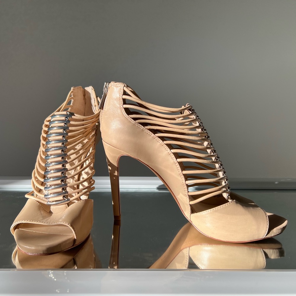 Vince Camuto Reesae Heels - Size 9M